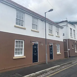 the-ashton-gate-mews.tophotelsbath.com/